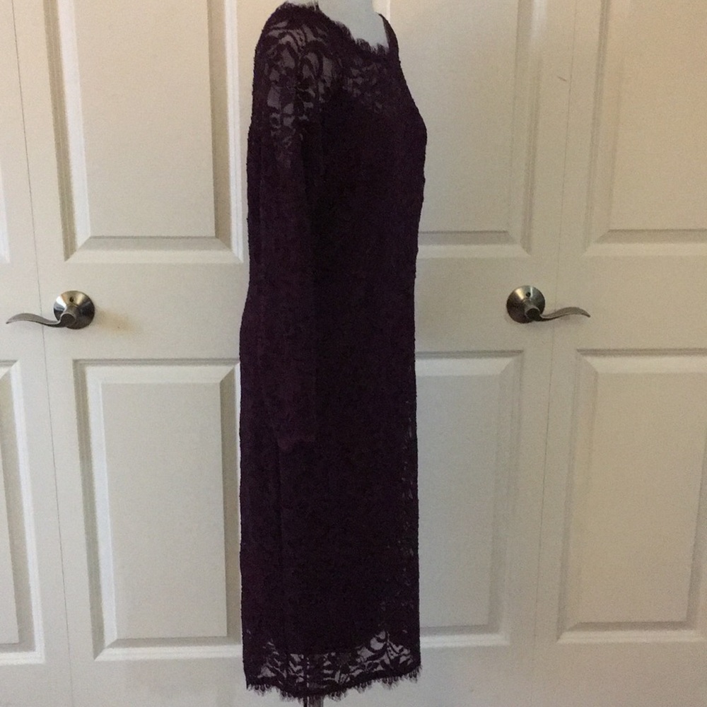 Burgundy lace dress - Picture 3 of 5